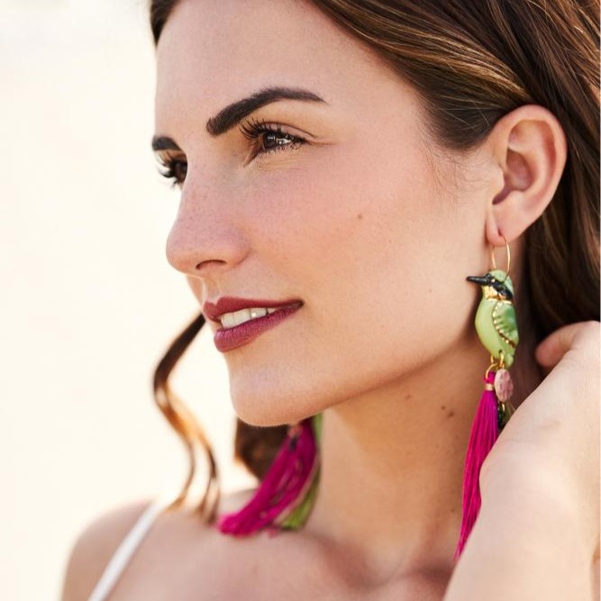 Pendientes artesanales de cerámica pájaro verdecillo.